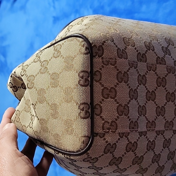 Gucci Sukey GG Medium Canvas Shoulderbag Tote - Picture 9 of 16